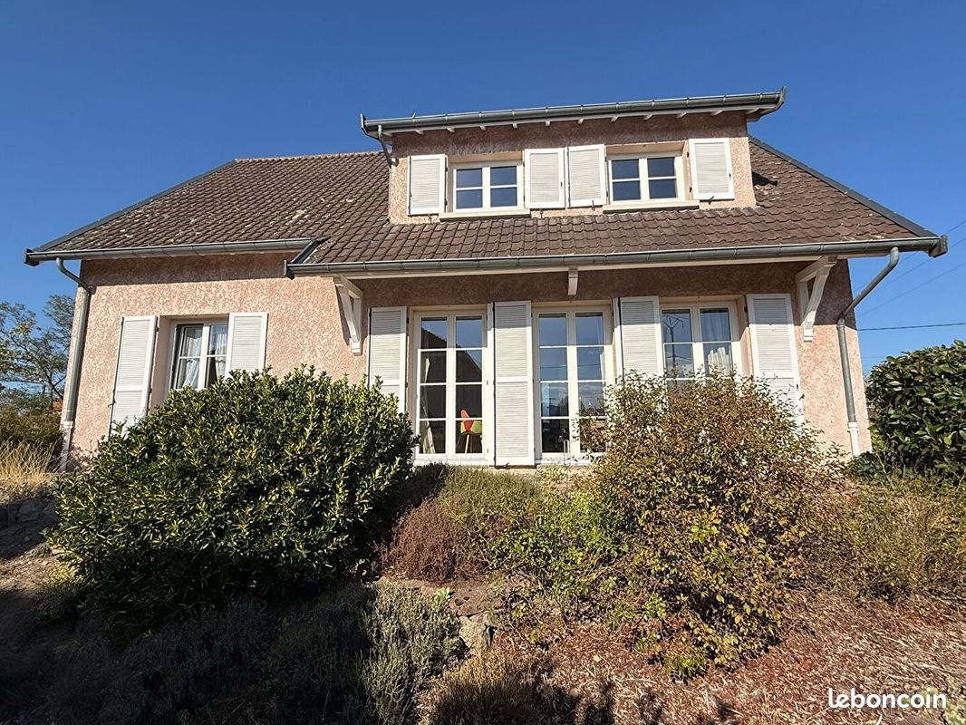 Maison 6 pièces 130 m² · à Renaison · 130 m² · 299 000 €