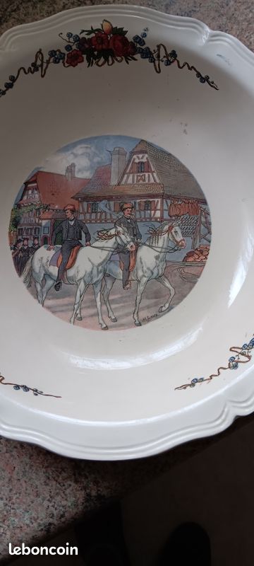Ancien Plat rond creux OBERNAI SARREGUEMINES signé H LOUX (image 3)