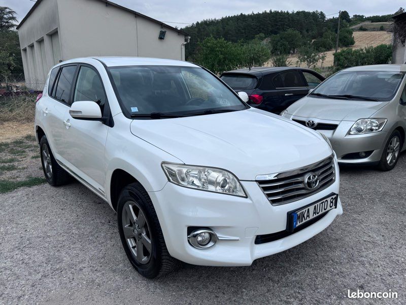 TAYOTA RAV4 150CH D-4D 4WD Limited Edition+ attelage (image 2)