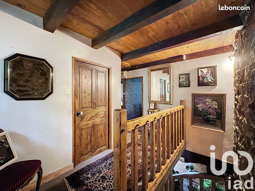 Propriété 8 pièces 275 m² (image 15)