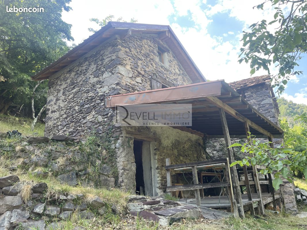 Appartement 2 pièces 51 m² · à Saint-Sauveur-sur-Tinée · 51 m² · 76 000 €
