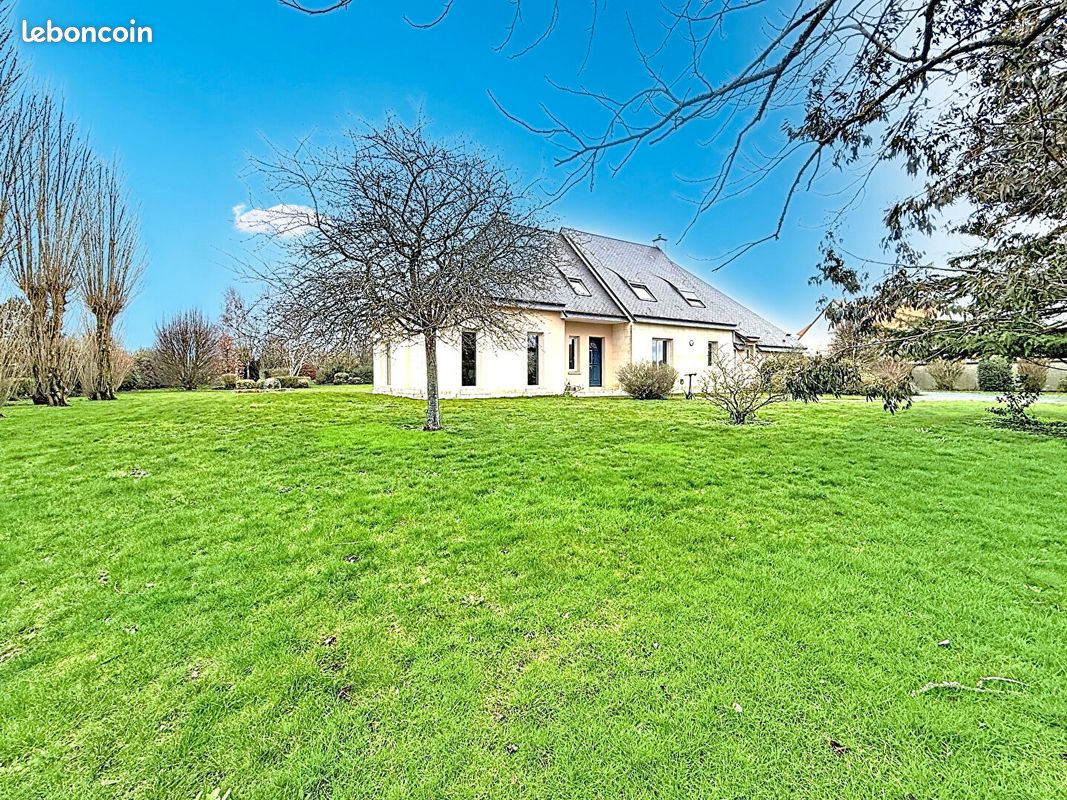 Maison 7 pièces 220 m² · à Feuguerolles-Bully · 220 m² · 588 000 €