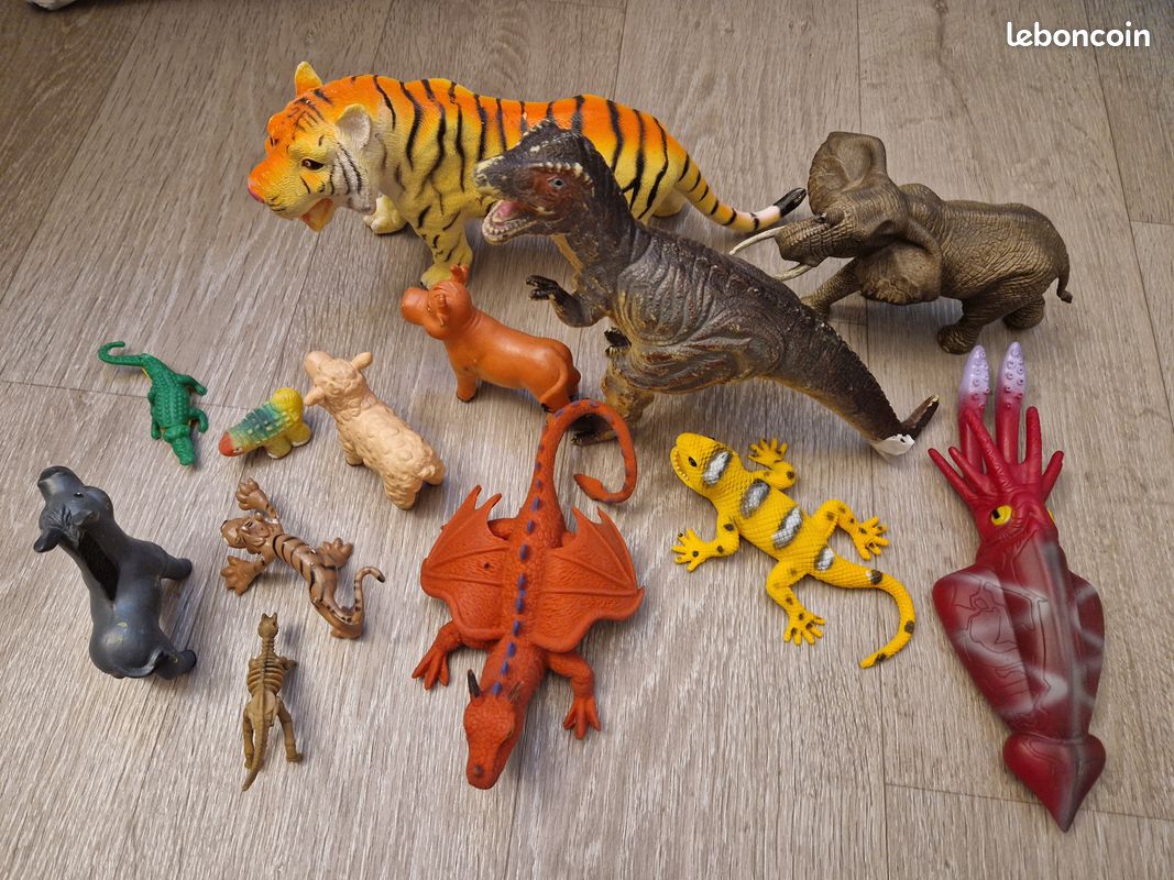 Ensemble de figurines animaux (image 1)