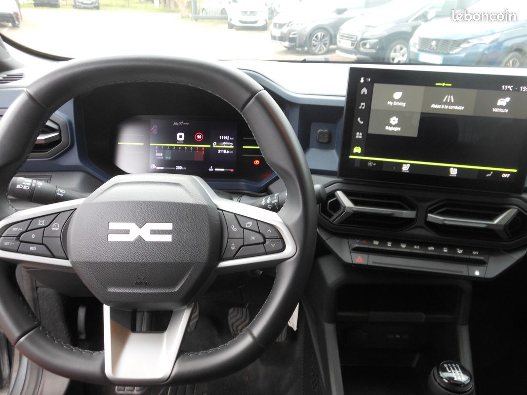 Dacia Duster 130 Ch TCE Mild Hybrid Expression BVM gris + sieges chauffant / NAV et garantie (image 10)