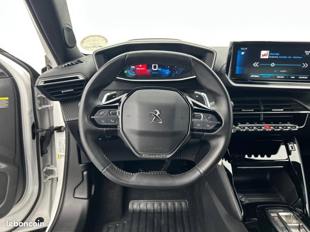 Peugeot 2008 BlueHDi 130 S&S EAT8 - Allure Pack (image 9)