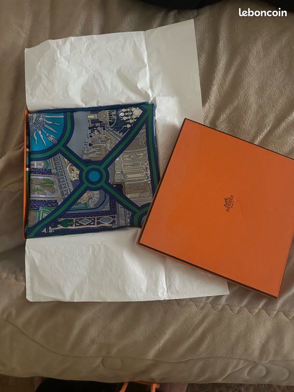 Foulard Hermes 90x90 Flânerie à Versailles (image 2)