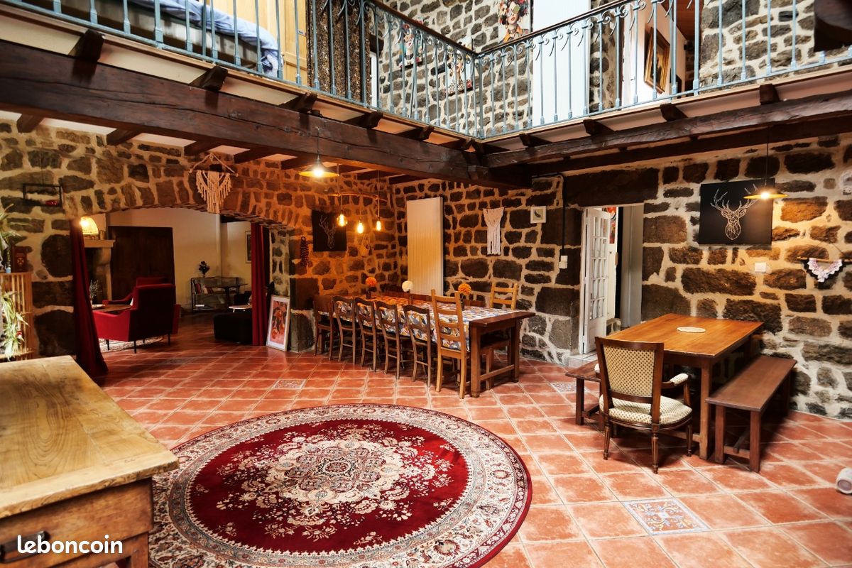Maison 8 pièces 220 m² · à Pailharès · 220 m² · 350 000 €