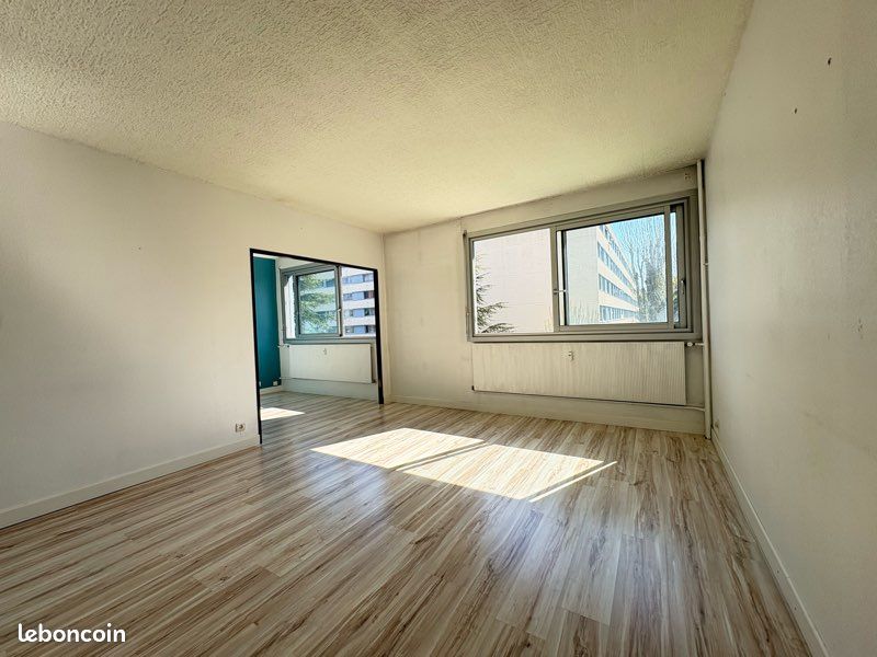 Appartement 3 pièces 77 m² · à Seyssinet-Pariset · 77,3 m² · 912 €/mois