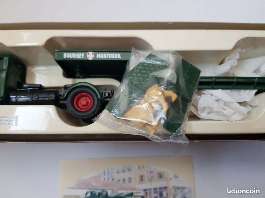 Corgi Citroën Type 55 Surbaissée Avec Semi-remorque Bourgey Montreuil - 1:50