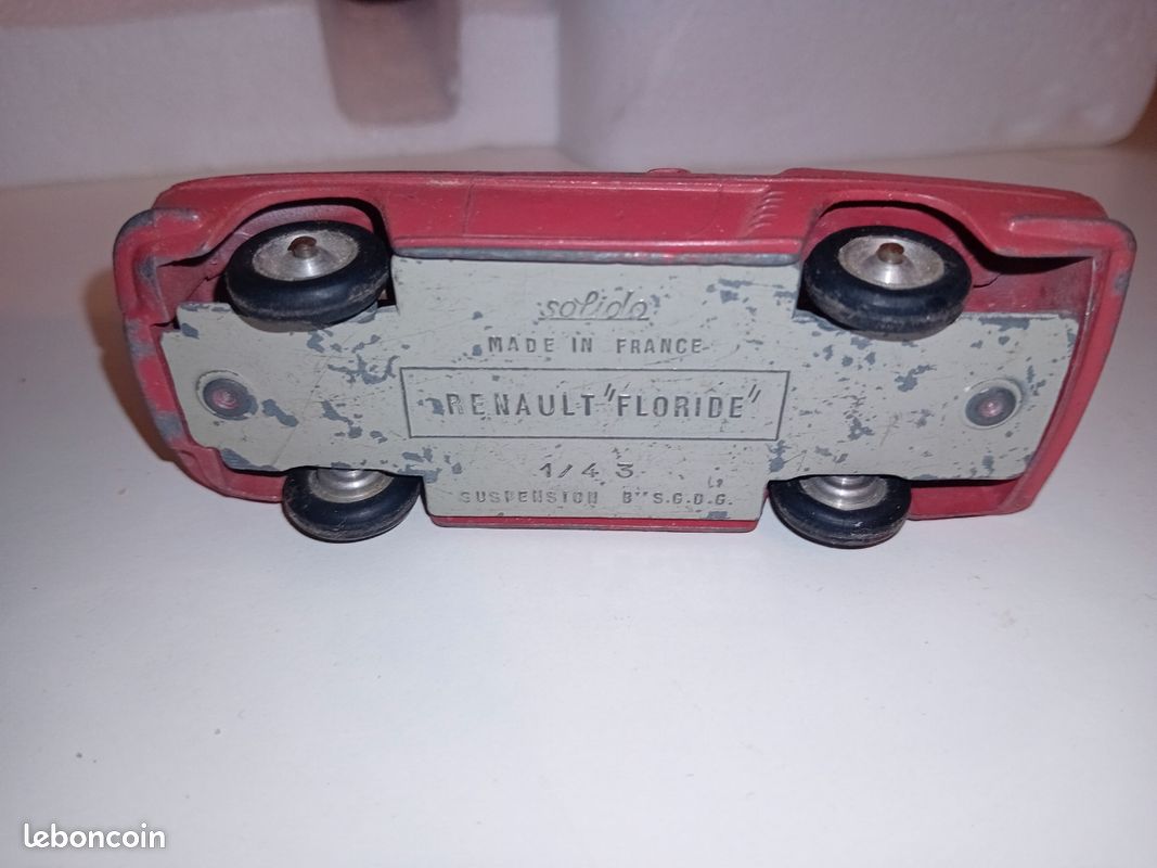 SOLIDO réf 109 Renault Floride avec boite d'origine