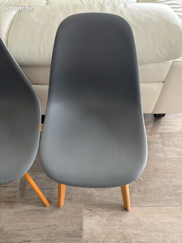 Lot de 2 chaises scandinaves grises (image 4)