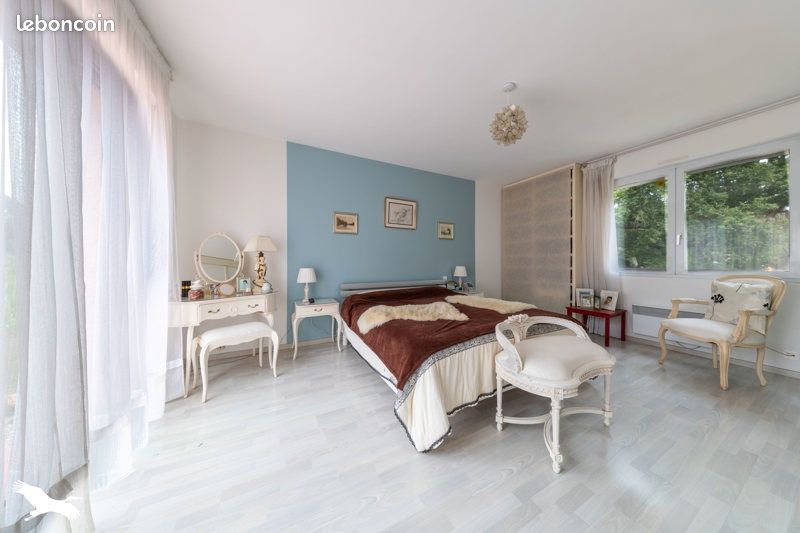 Maison 6 pièces 190 m² · à Nesmy · 190 m² · 254 880 €