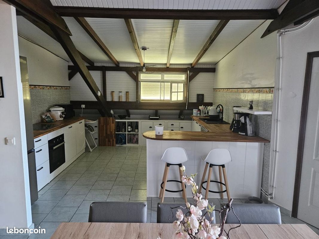 Maison 4 pièces 150 m² · à Gourbeyre · 150 m² · 920 €/mois