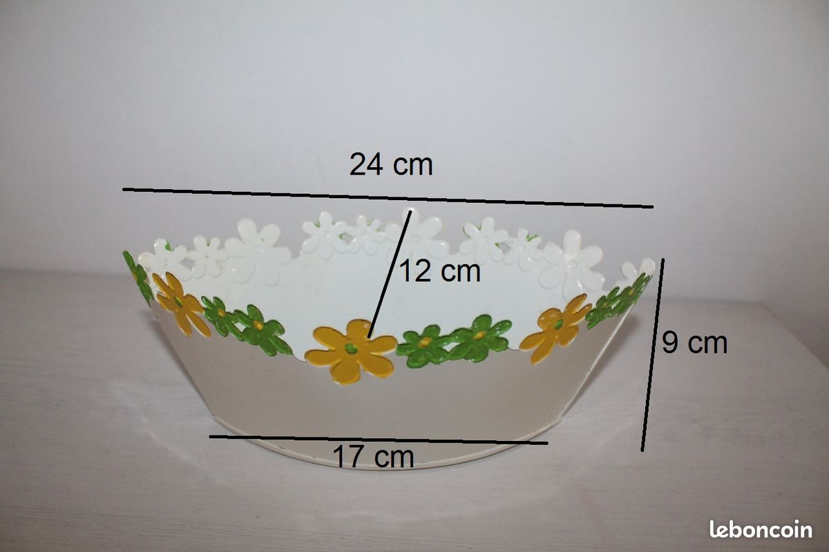 Corbeille en métal - (image 1)