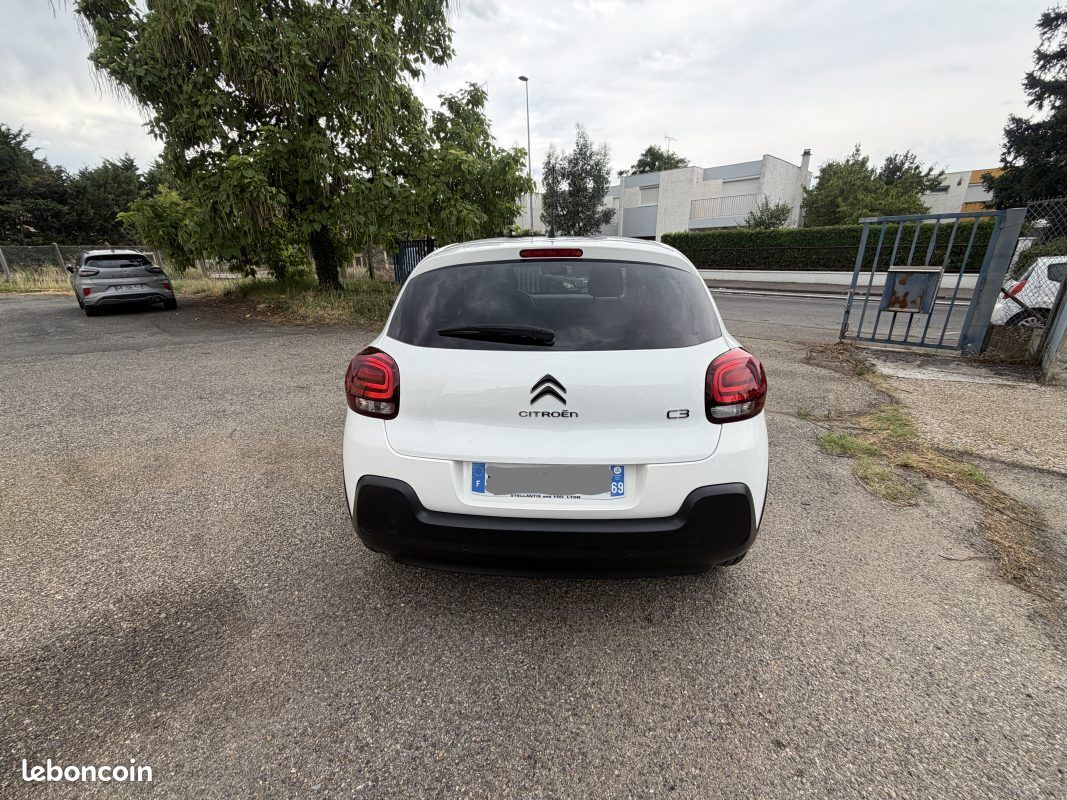 Citroen c3 1.2 pure tech 83 bvm shine 2023 (image 9)