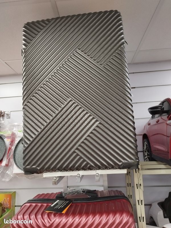 Set de 5 valises gris foncé ou bordeaux en ABS (image 1)