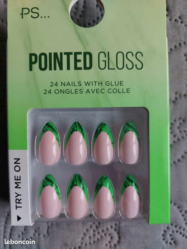 Faux Ongles Avec Colle Crystal Nails | Forme Amande, Paillettes | Taille Moyennement Long | Neuf