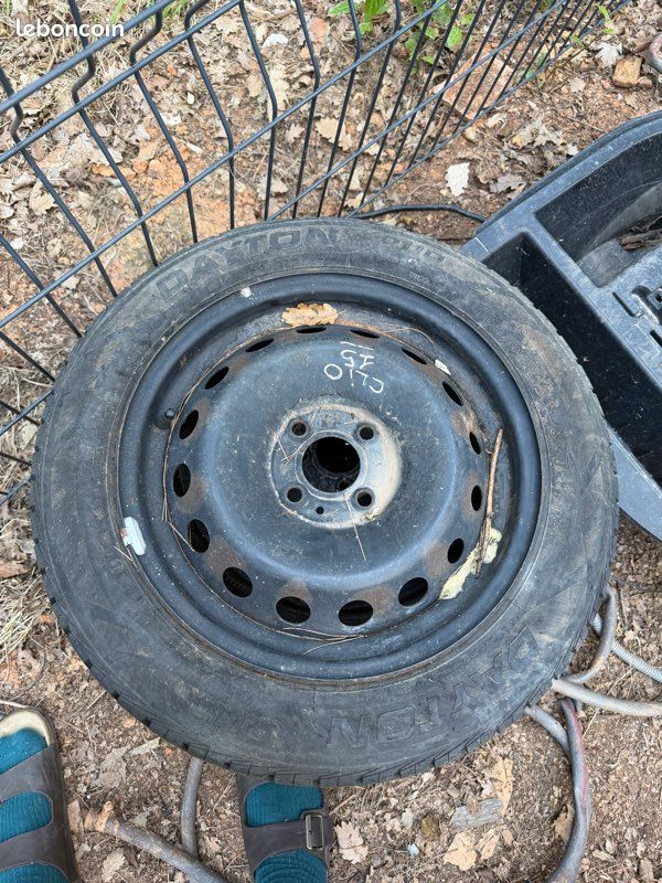 Jante 15 pouces plus pneus idéal clio 3 (image 1)