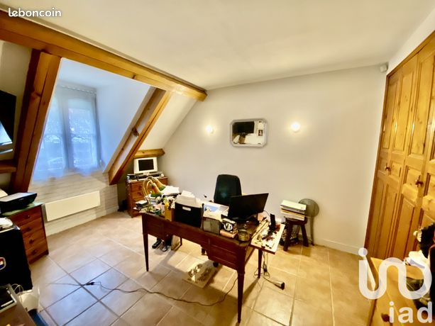 https://img.leboncoin.fr/api/v1/lbcpb1/images/3c/47/a1/3c47a1cba33593448e5e0b9fac68ef681fdae5a4.jpg?rule=ad-image