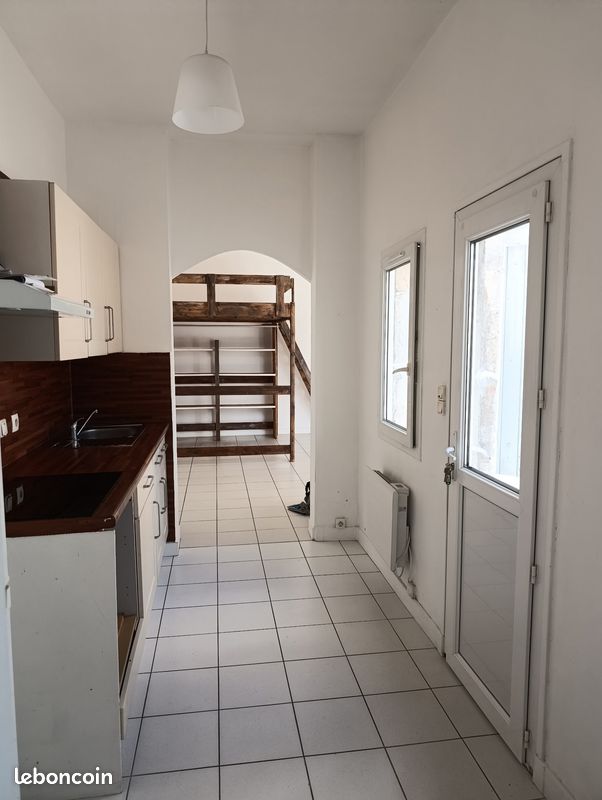 Appartement 1 pièce 31 m² · à Saint-Jean-d'Angély · 31 m² · 500 €