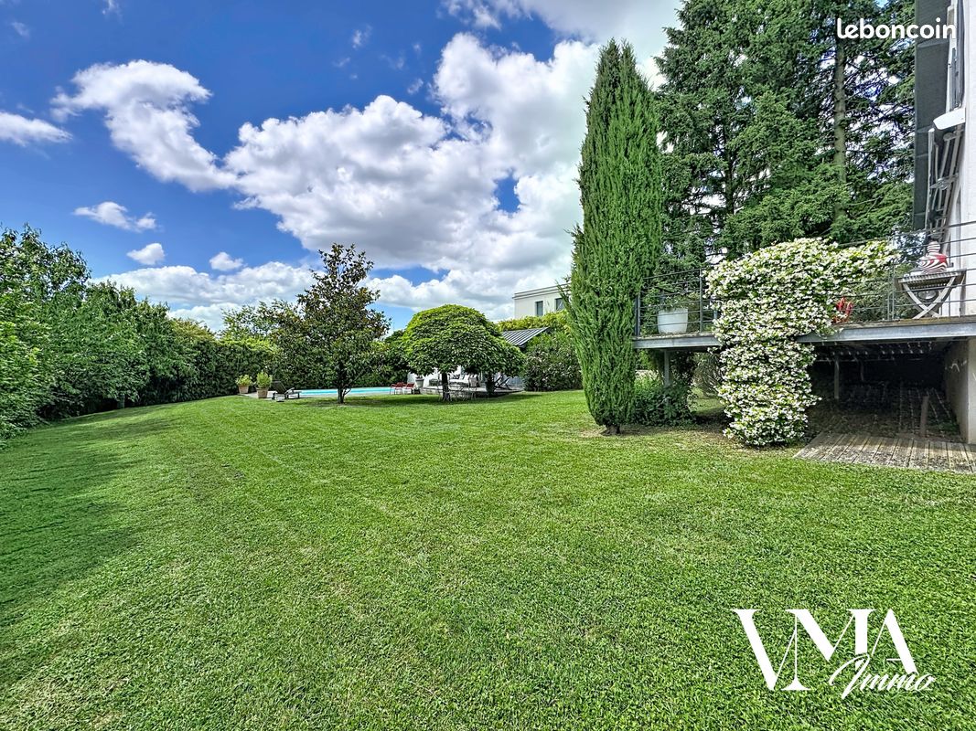 Maison 8 pièces 272 m² · à Limonest · 272 m² · 1 290 000 €
