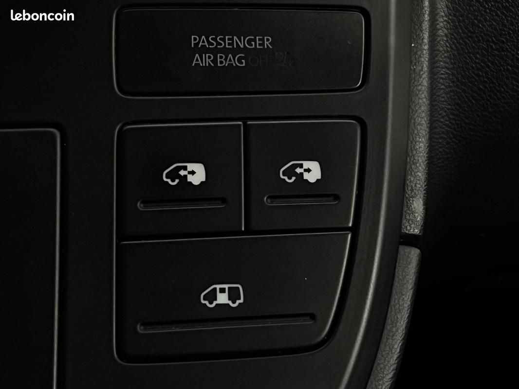 Volkswagen Multivan T5 2.0 TDI 180ch Carat 4Motion (image 23)