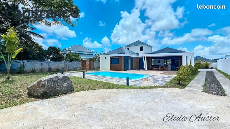 Maison 5 pièces 94 m² · à Port-Louis · 94 m² · 599 000 €