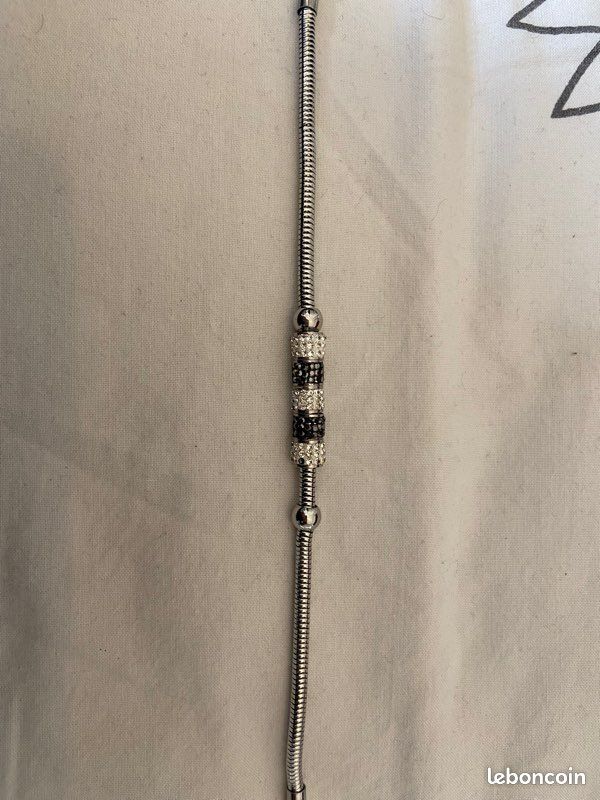 Bracelet (image 1)