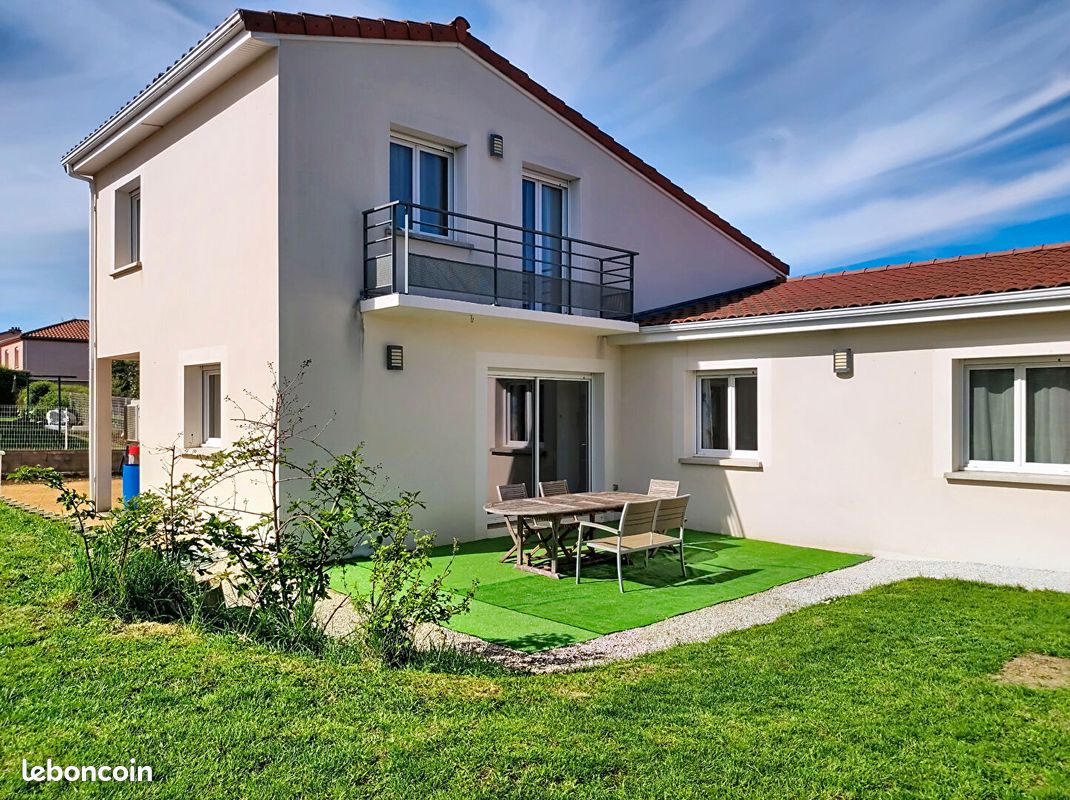Maison 5 pièces 125 m² · à Vic-le-Comte · 125 m² · 384 000 €