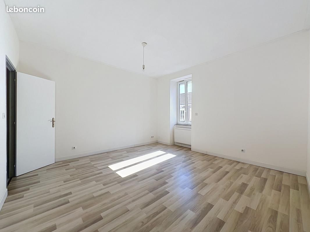 Appartement 1 pièce 34 m² · au Creusot · 34 m² · 330 €/mois