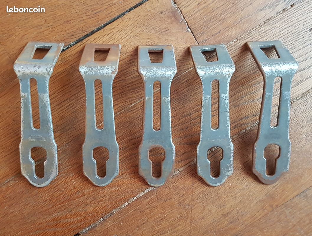 Lot de 4 supports de lampe acétylène ROTA acier nickelé neufs pour vélo ancien - Équipements vélos