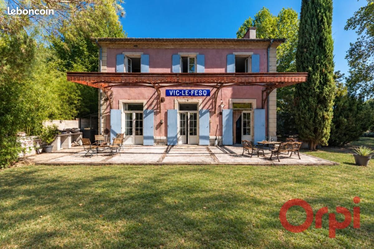 Maison 5 pièces 136 m² · à Vic-le-Fesq · 136 m² · 495 000 €