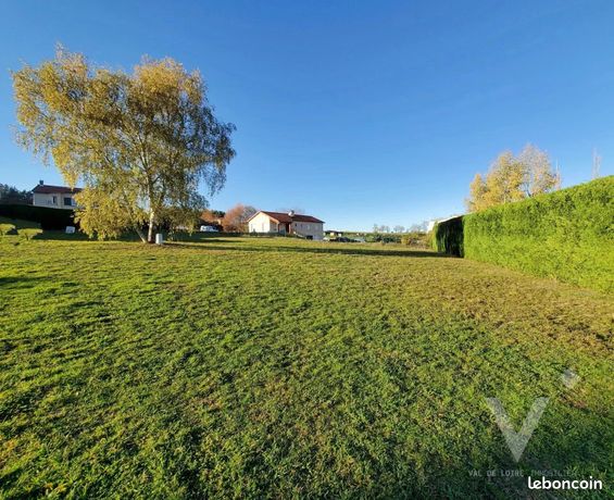 Terrain 727 m² Tiranges