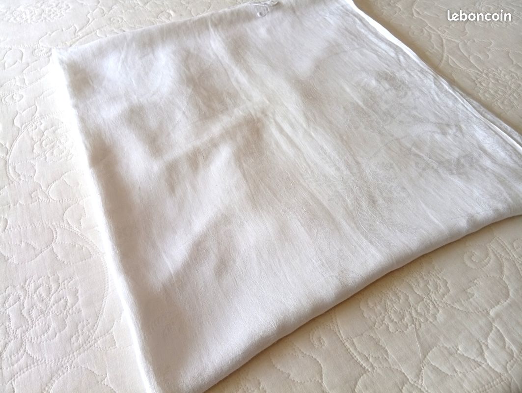 Ancienne nappe monogrammée en tissu damassé (image 2)