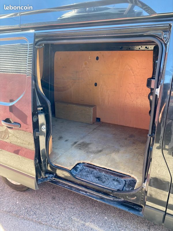 RENAULT TRAFIC III 1.6dci twinturbo 125cv 2017 (image 5)
