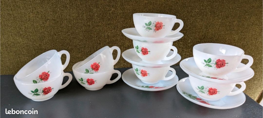 Service à Café Arcopal - Décor Roses - 6 Tasses Et 6 Soucoupes - Parfait état