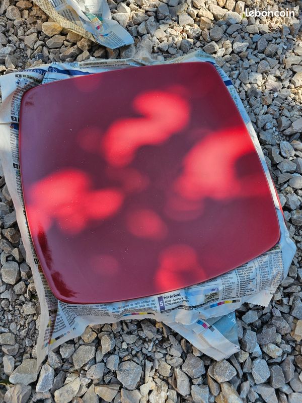 Assiettes rouge carré (image 1)