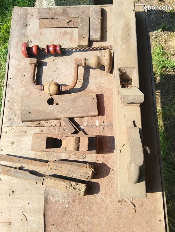 Anciens outils menuisier (image 1)