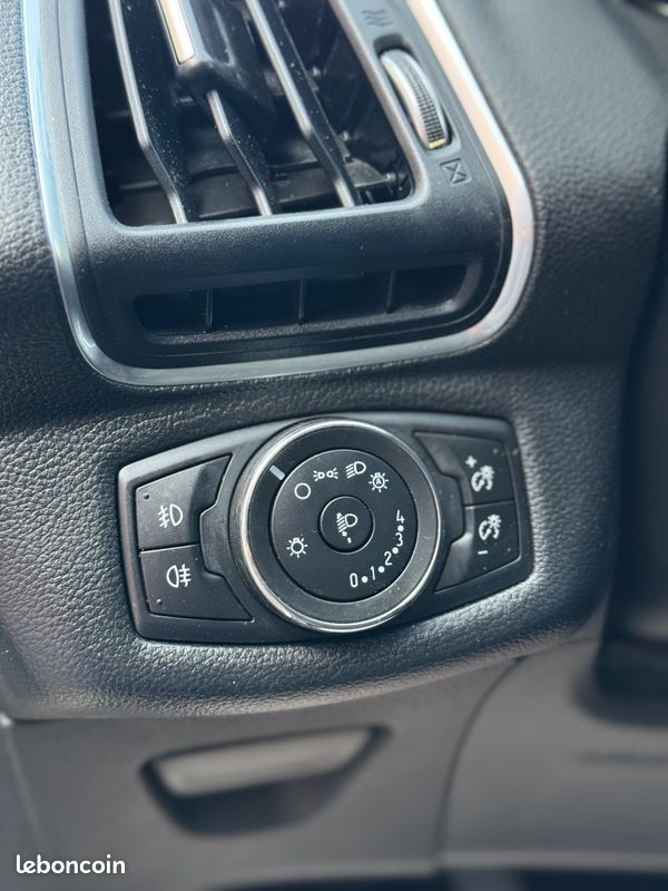 FORD B-MAX 1.6 TDCI 95CH Titanium (image 11)