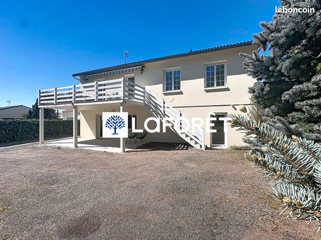 Maison 5 pièces 99 m² · à Cerizay · 99 m² · 150 000 €