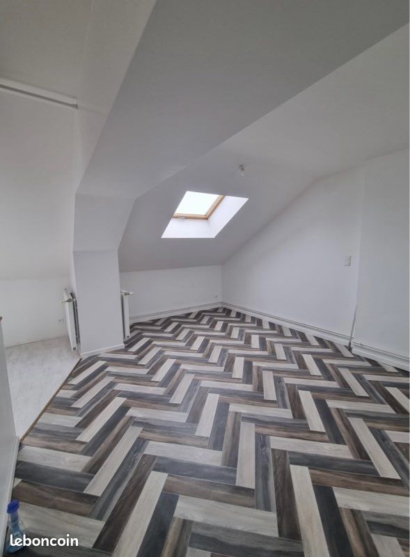 Appartement 1 pièce 25 m² · à Charmes · 25 m² · 250 €/mois