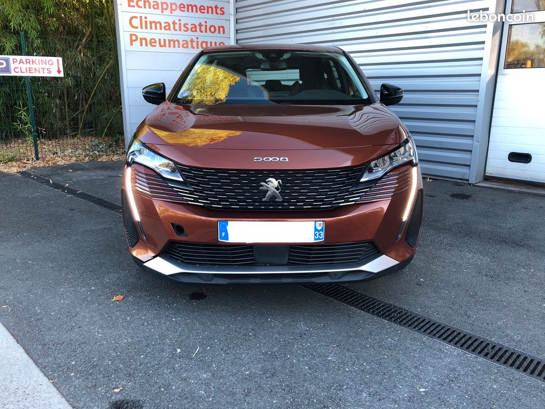 PEUGEOT 5008 1.2 130ch S&S Active Pack EAT8 1ère main (image 2)