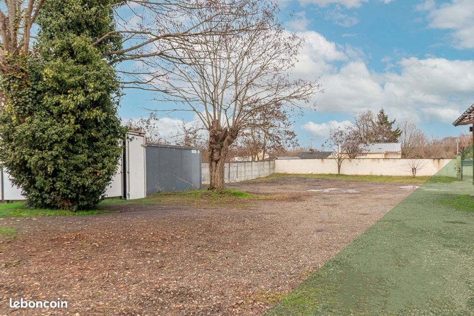 Terrain 555 m² · à Porcheville · 142 300 €