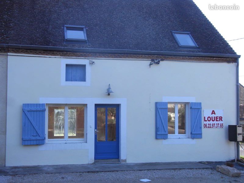 Maison 3 pièces 100 m² · à Saint-Cyr · 100 m² · 710 €