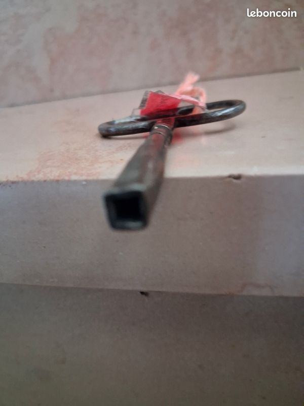 Clé a pendule (image 3)