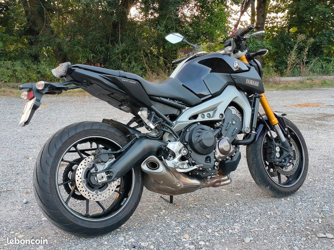 Yamaha MT-09 avec ABS - Motos