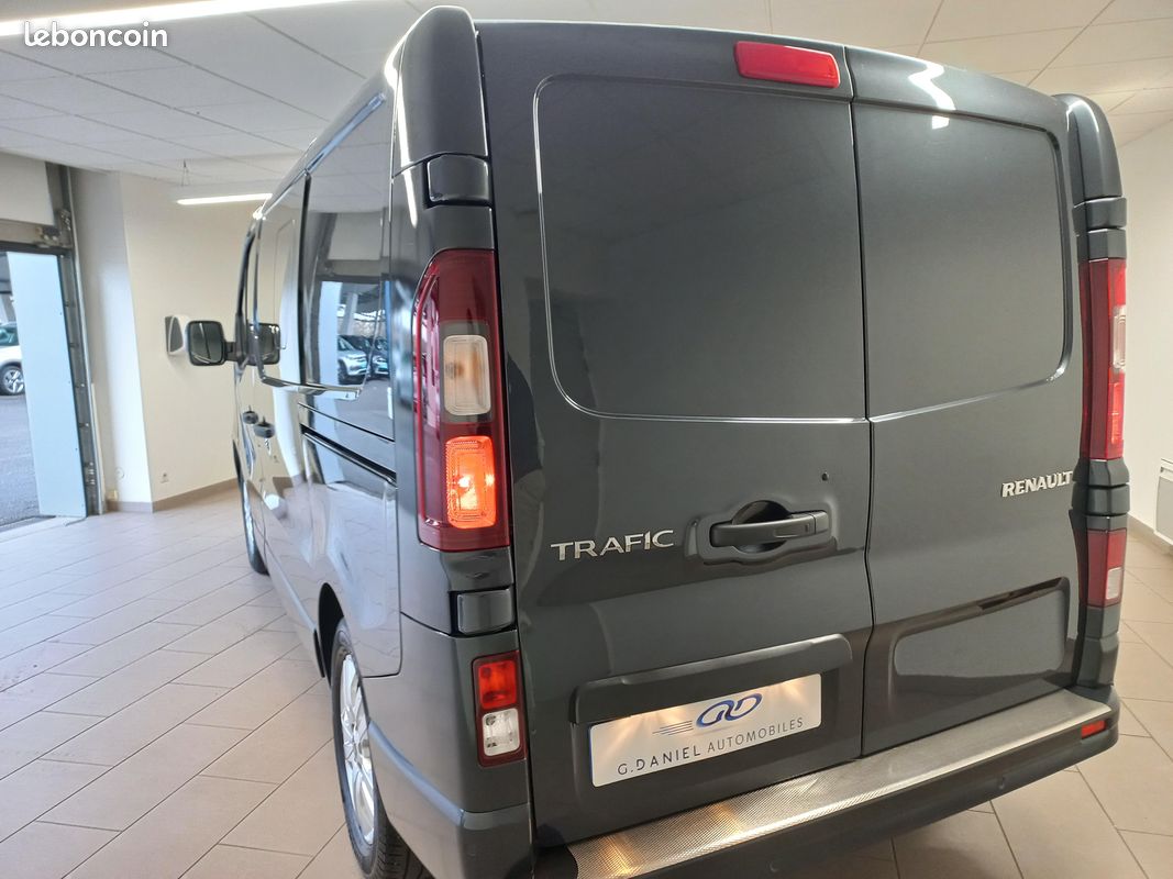 Renault trafic ca l1h1 3000 kg blue dci 170 edc grand confort (image 3)
