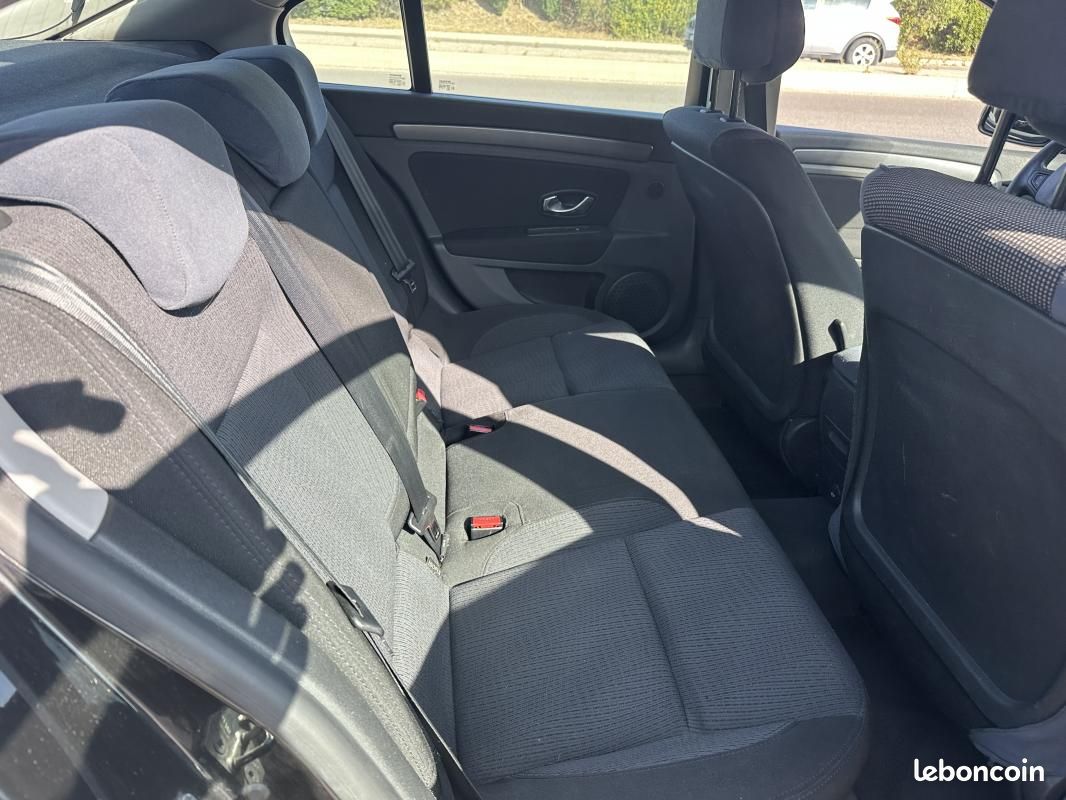Renault Laguna III 1.5 dCi 110 eco2 Authentique (image 6)