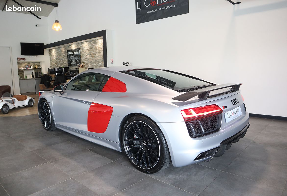 Audi R8 II 5.2 V10 PLUS FSI 610 ch Quattro "Audi Sport Édition" - 1 OF 200 - Suivi Complet Audi - 20'180 km - Feux Laser - Pack Carbone - Freins Céramique - Échappement Sport - Audi Magnetic Ride (image 3)