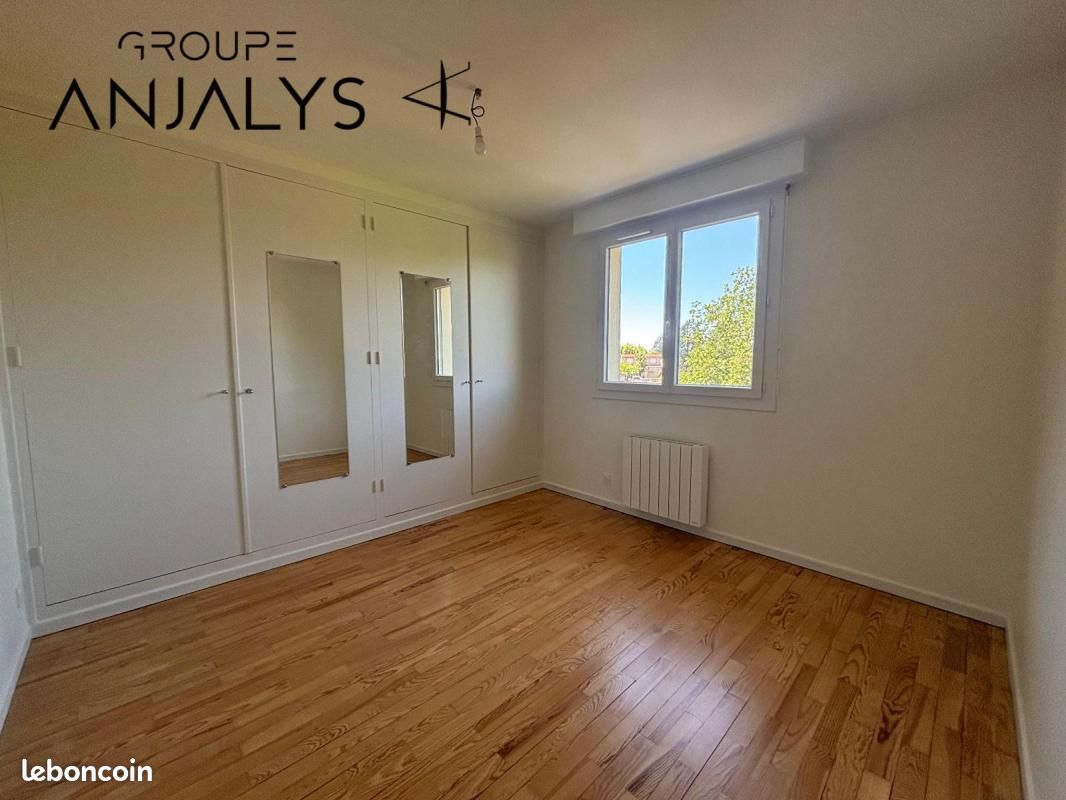 Maison a louer decines-charpieu - 5 pièce(s) - 125 m2 - Surfyn